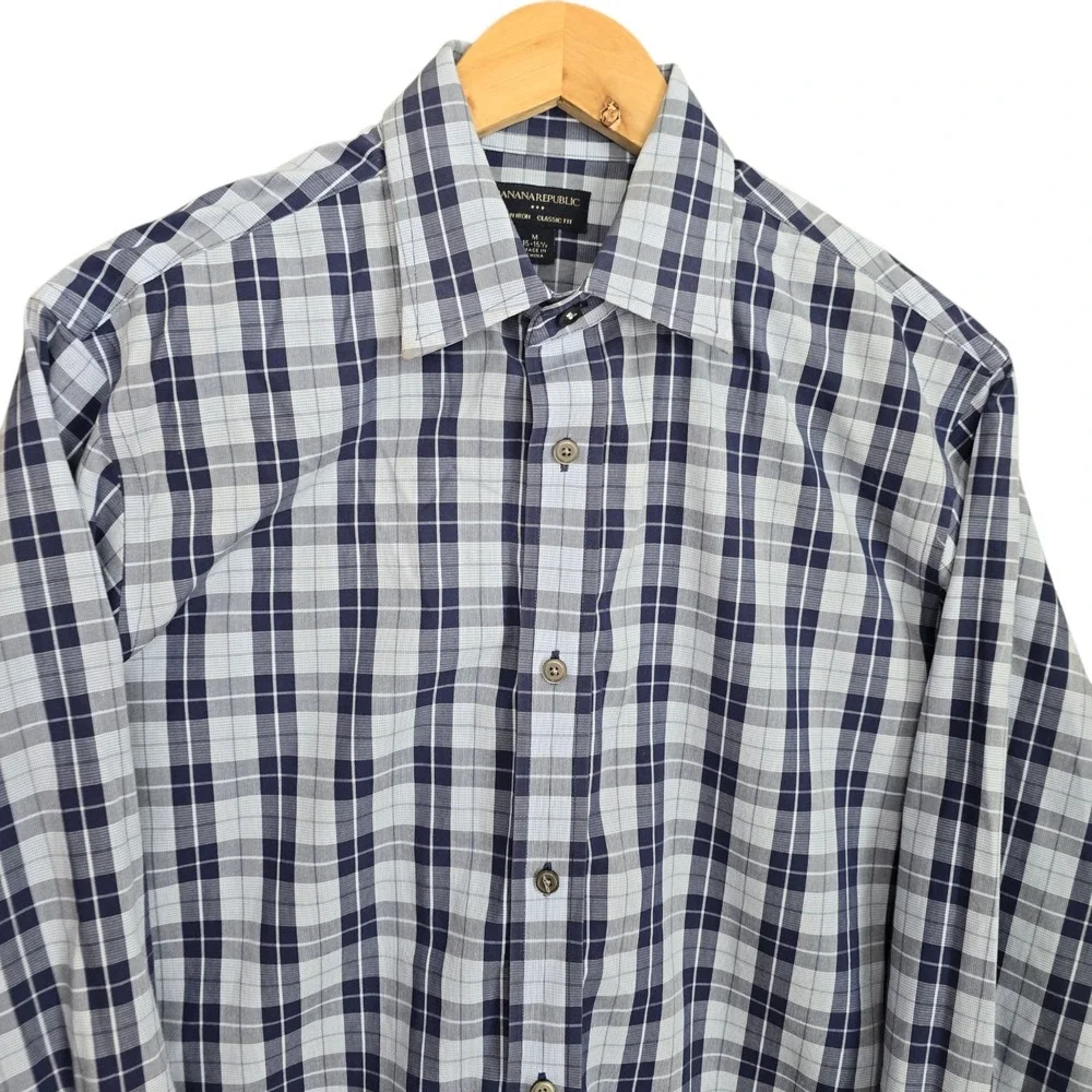 Banana Republic Dress Shirt Mens Medium 15-15.5 Button Blue Classic Non Iron‎